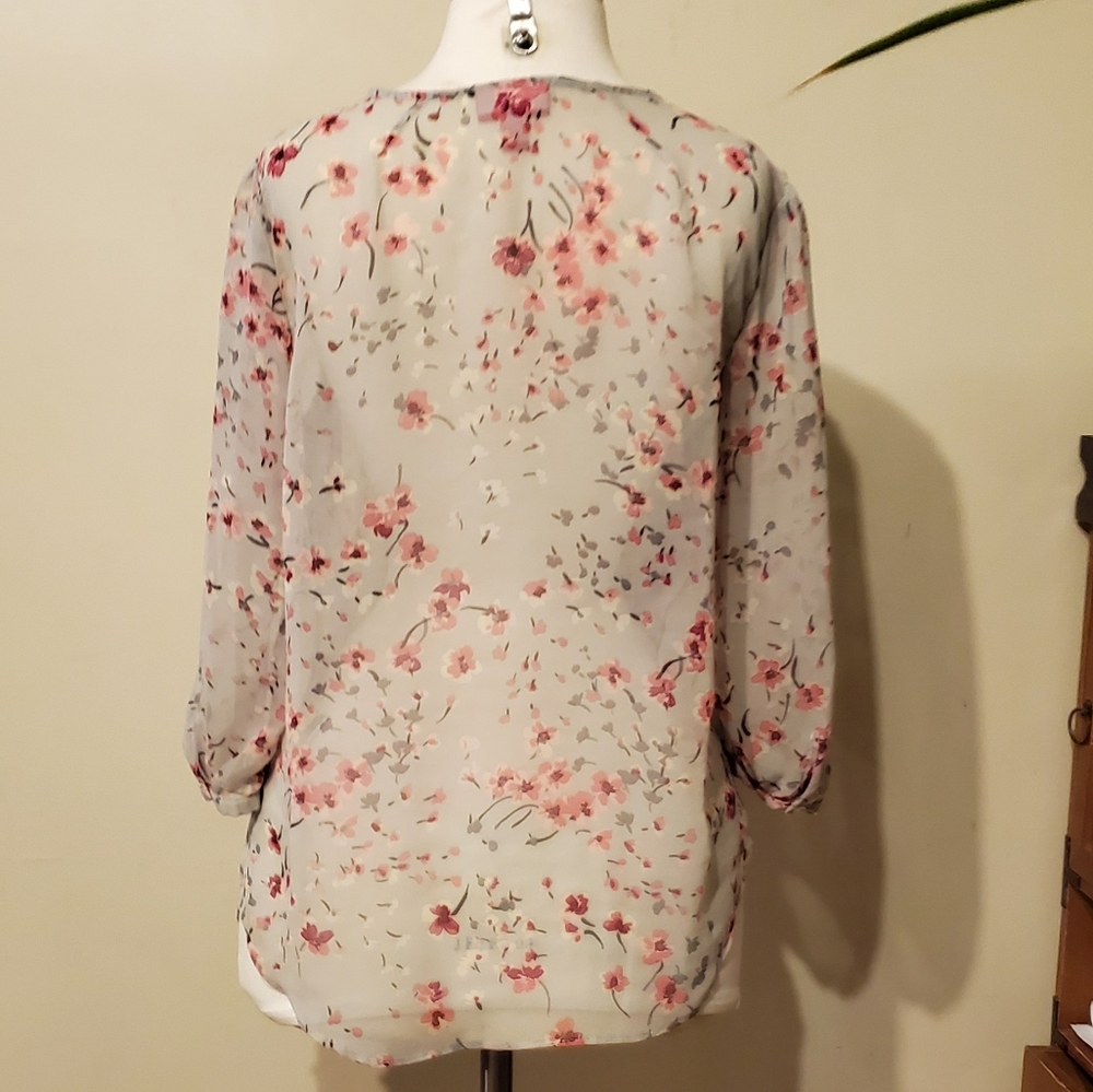 Elle Ruffled Blouse - Picture 2 of 5